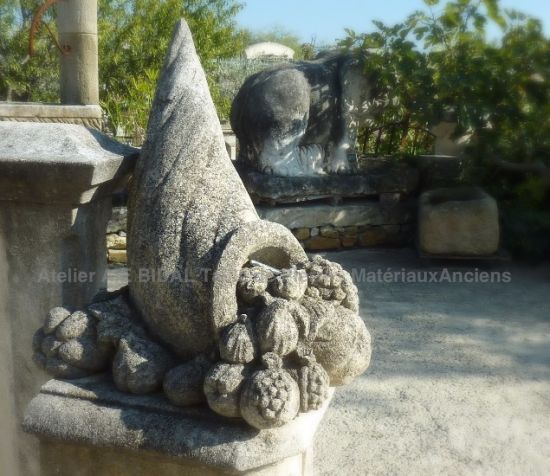 Sculpture en pierre naturelle par notre entreprise artisanale.