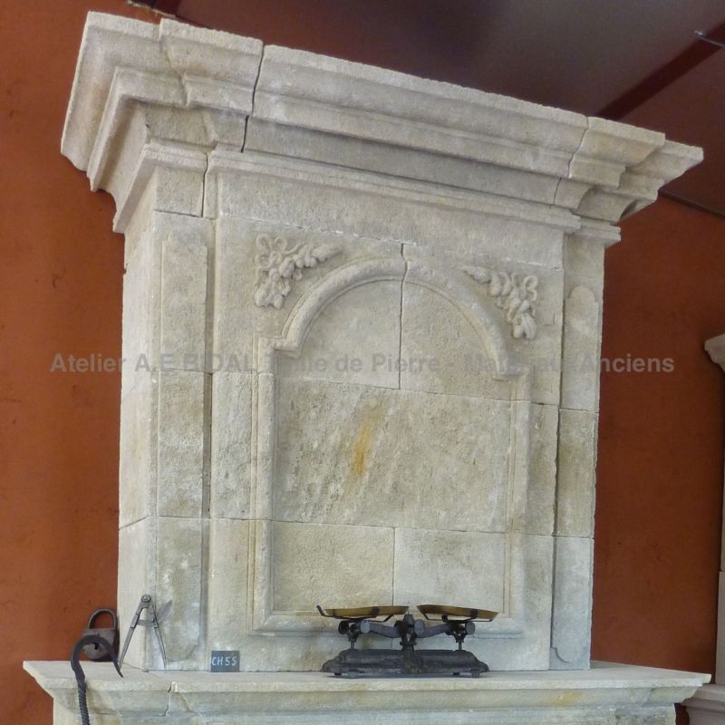Cheminée ancienne réédition du style Louis XIV - Atelier Alain BIDAL (Provence)