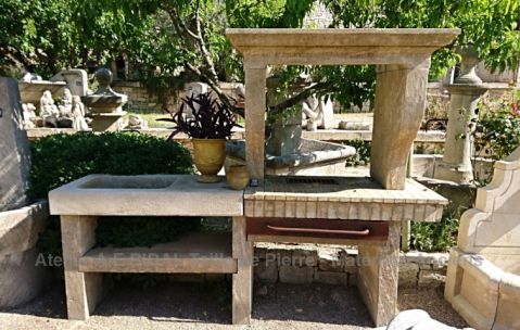 Provencal style barbecue made of natural stone in our workshops in Provence.