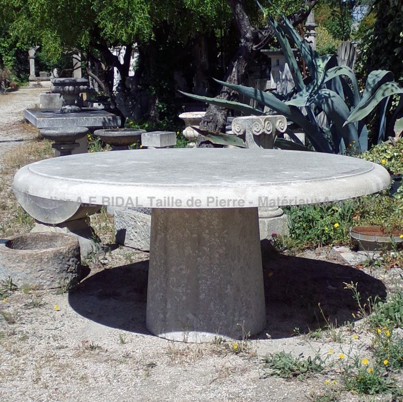 Hand-crafted stone furniture : table for 10 people - Atelier Alain BIDAL (Provence)