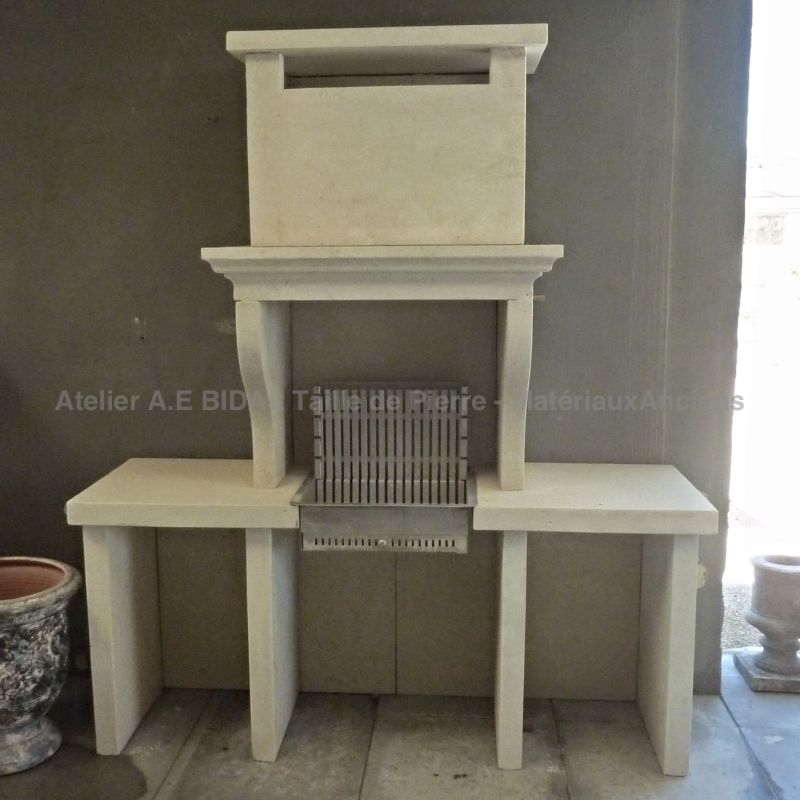 Barbecue d'été en pierre de carrière française pour aménagement extérieur - Atelier Alain Bidal (Provence)