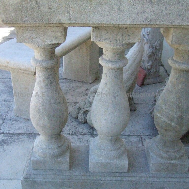 Balustrade extérieure en pierre naturelle blanche locale de carrière française