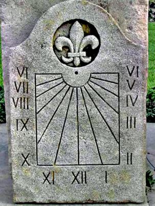 Cadran solaire en pierre de taille - par le tailleur de pierre Alain Bidal