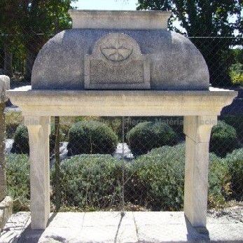 Cheminée provençale en pierre d'Estaillade - Atelier Alain BIDAL (Provence)