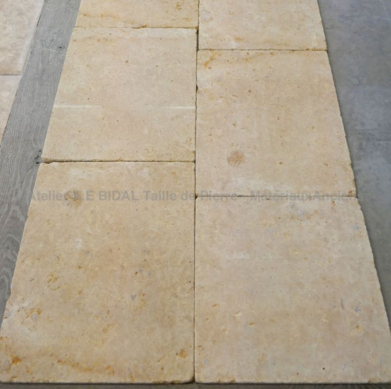 Dallage en pierre naturelle non gélive : Vallangis antique par l'Atelier Alain BIDAL - Provence