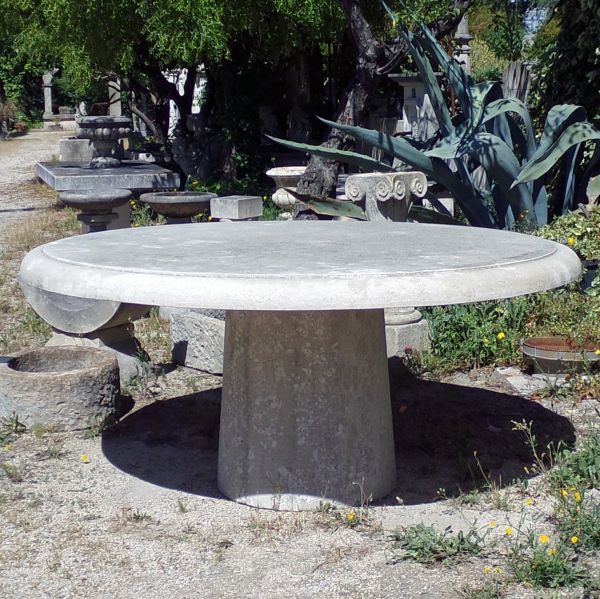 Mobilier de fabrication artisanale en pierre : table pour 10 personnes - Atelier Alain BIDAL (Provence)