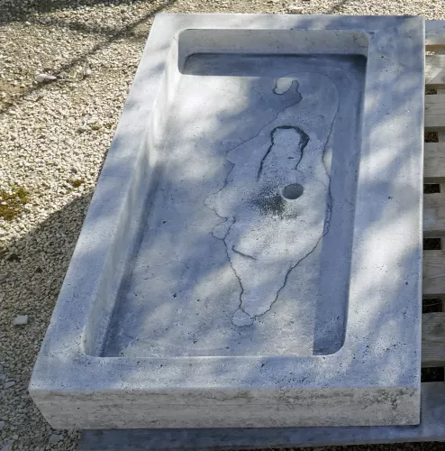 Évier provençal en pierre blanche de confection artisanale - Atelier Alain BIDAL (Provence)