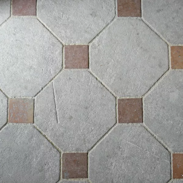 Beau dallage en taille de pierre pour aménagement intérieur