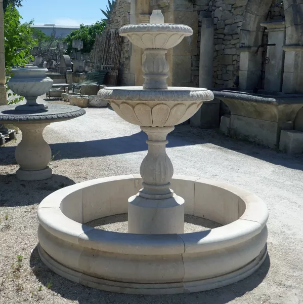 2-tier round fountain in stone by Atelier Alain Bidal, artisan stone-cutter in Provence