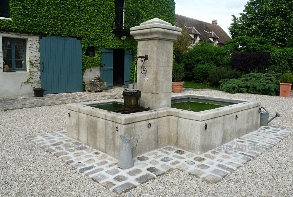 How to install a stone fountain yourself. The Atelier BIDAL answers all of your questions on this subject !