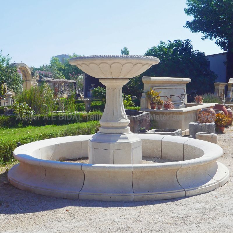 Exceptional central fountain carved in limestone | A traditional Provence fountain by Atelier Alain BIDAL