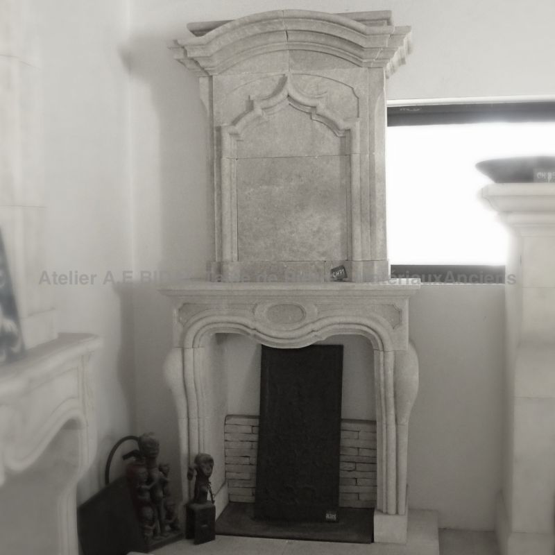 Cheminée avec trumeau, reedition d'une cheminée de style Louis XV - Atelier Alain BIDAL (Provence)