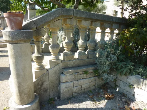 Balustrade extérieure - balustrade d'extérieur du célèbre en Provence tailleur de pierre Alain Bidal