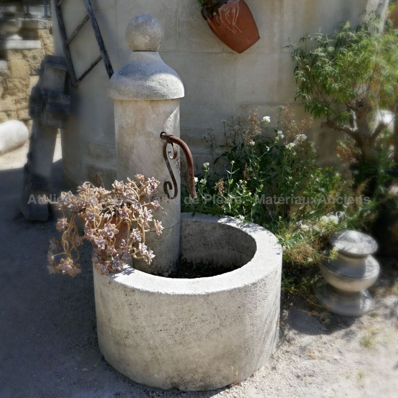Garden fountain carved in stone ideal for small spaces and small budgets - Atelier Alain BIDAL (Provence)