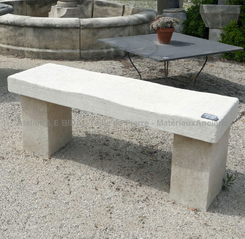 Atelier Alain BIDAL : large sélection de bancs en pierre pour votre extérieur à prix abordables.