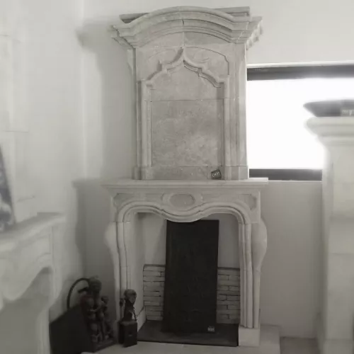Cheminée avec trumeau, reedition d'une cheminée de style Louis XV - Atelier Alain BIDAL (Provence)