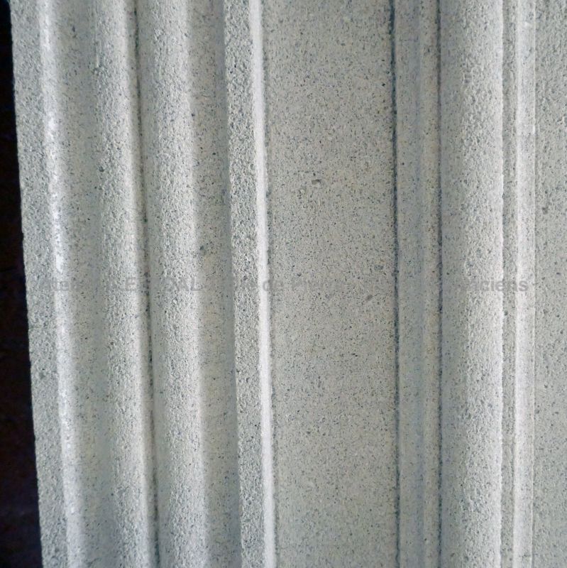 Details of the sculpted molds on the hood of our Louis XVIth style fireplace in stone - Atelier Alain BIDAL (Provence)