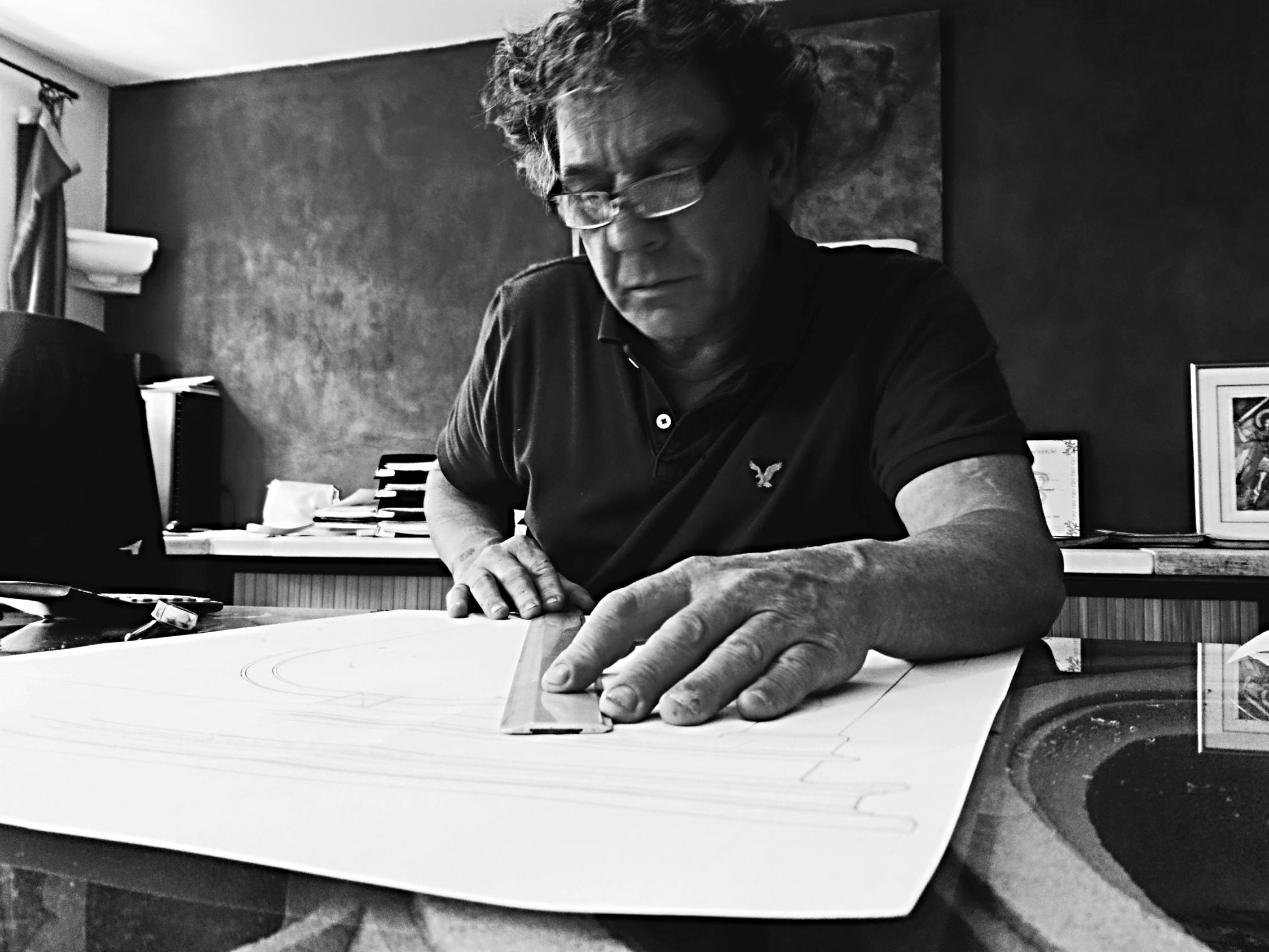 The stonecutter Alain Bidal opens up to the world of social networks.