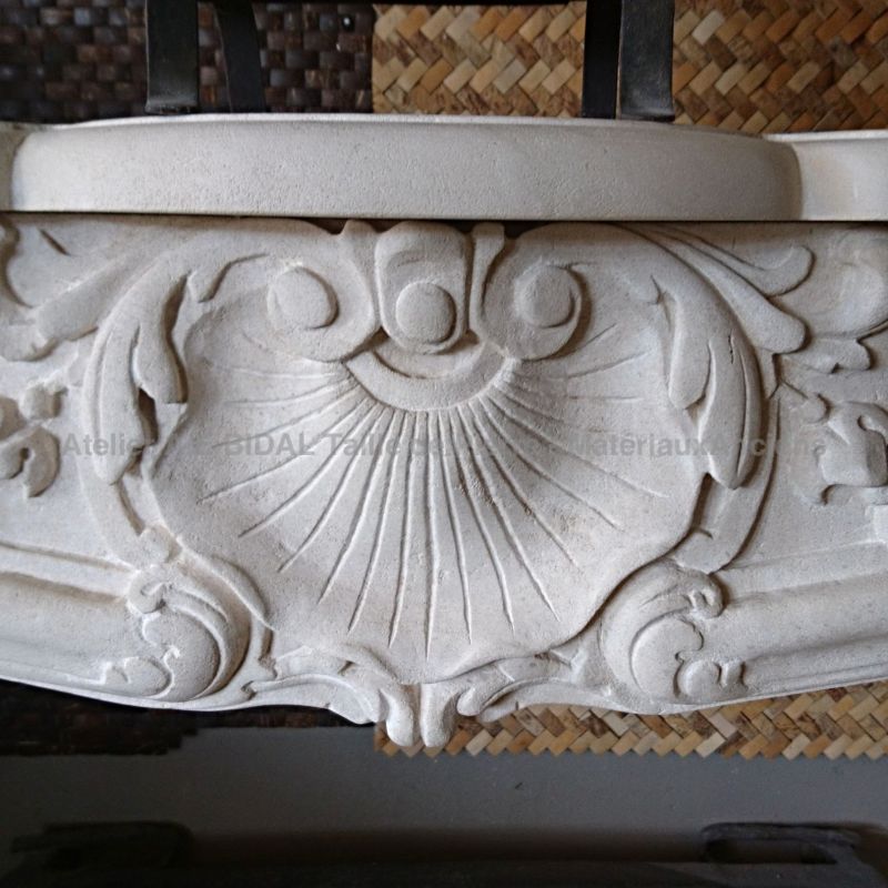 French Regency mantelpiece in stone : Alain BIDAL stone cutter in Provence