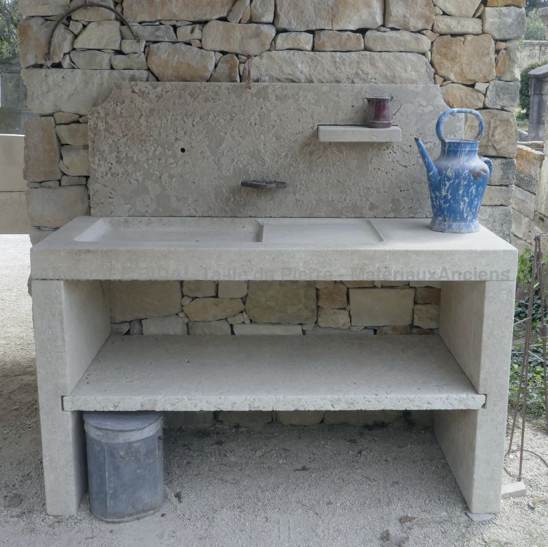 Shallow stone sink to charmingly furnish your kitchen - Atelier Alain BIDAL, Provence