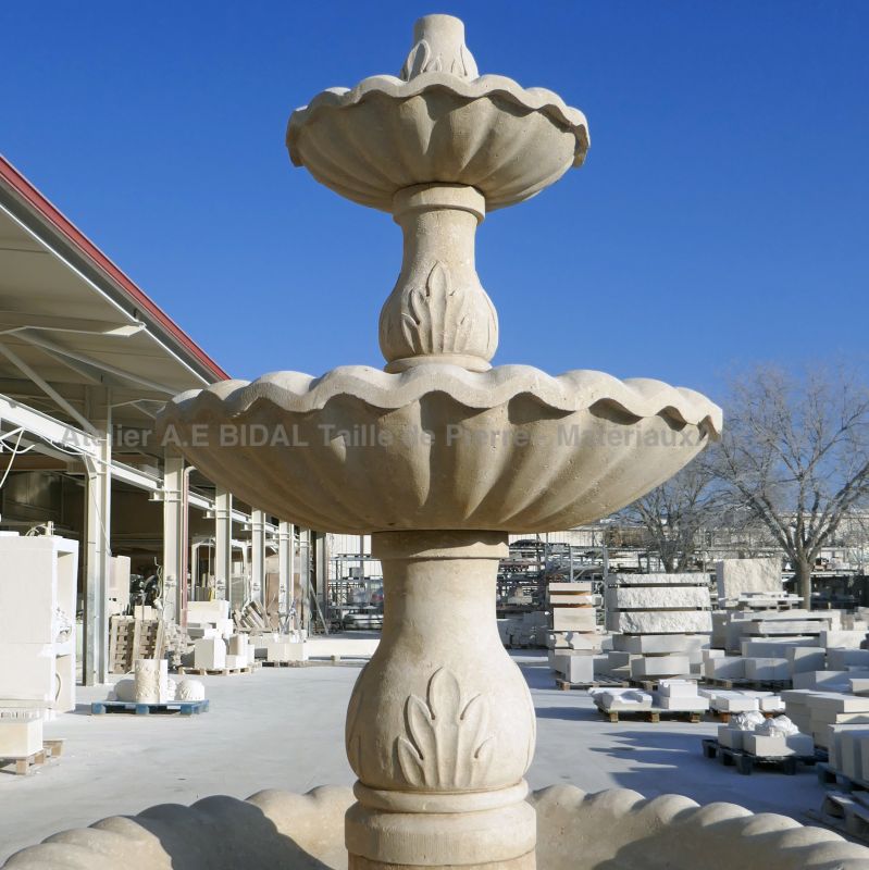 Fontaine de jardin à 3 niveaux : colonne avec vasques à débordements