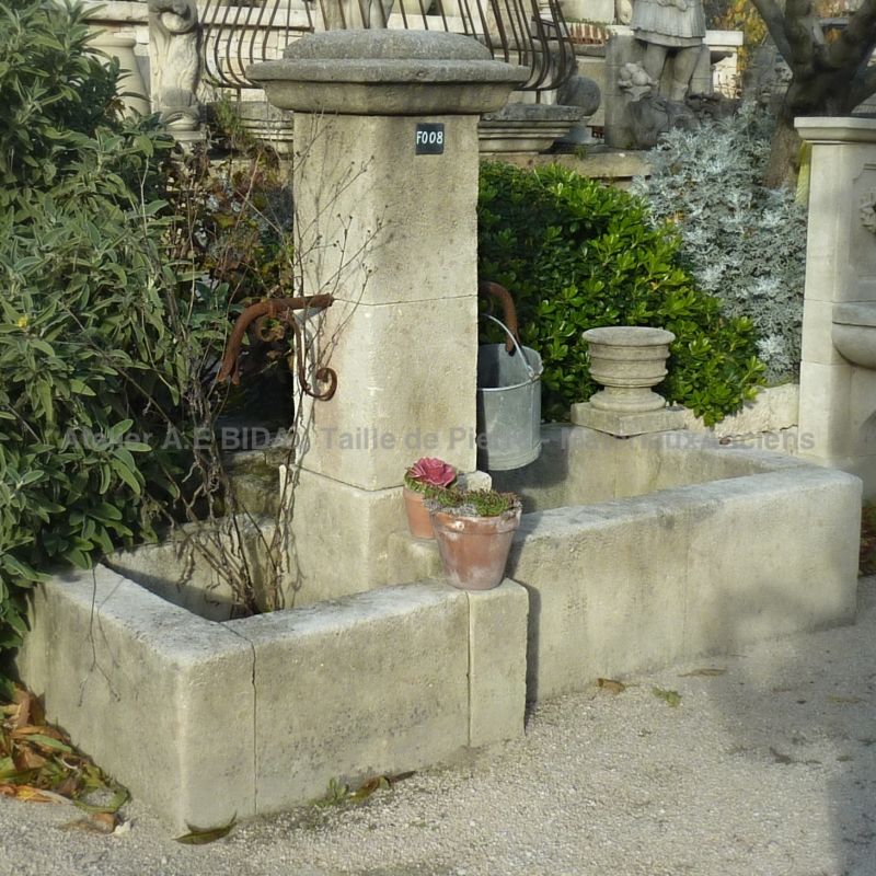 Rustic fountain in stone for a great outdoor decoration - Atelier Alain BIDAL (Provence)