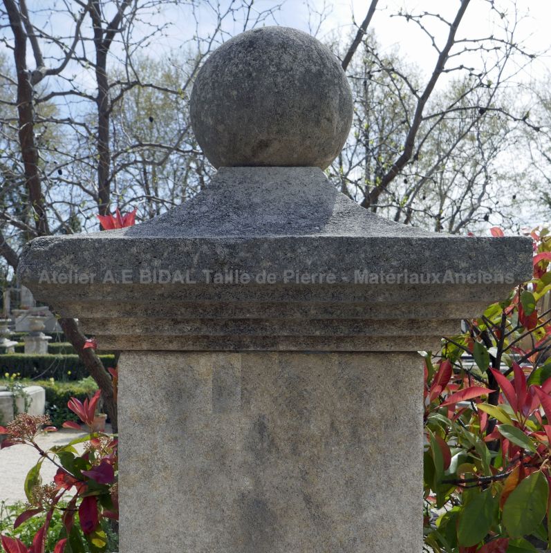Molded capital with stone ball for pillar - Atelier Alain BIDAL, Provence.
