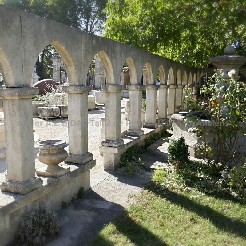 Custom-made cloister in stone by Alain BIDAL stonemason in Provence.