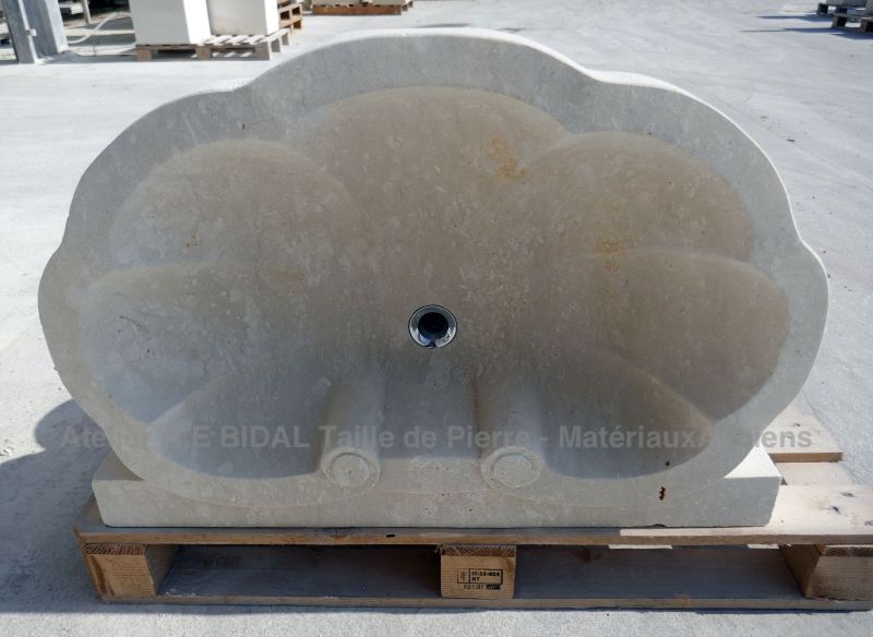 Stone basin by the master craftsman Alain BIDAL - Provence