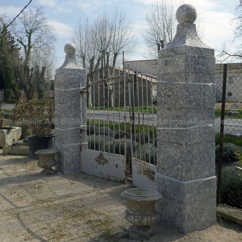 Pair of stone pillars for gate : handcrafted by the master stone cutter Alain BIDAL