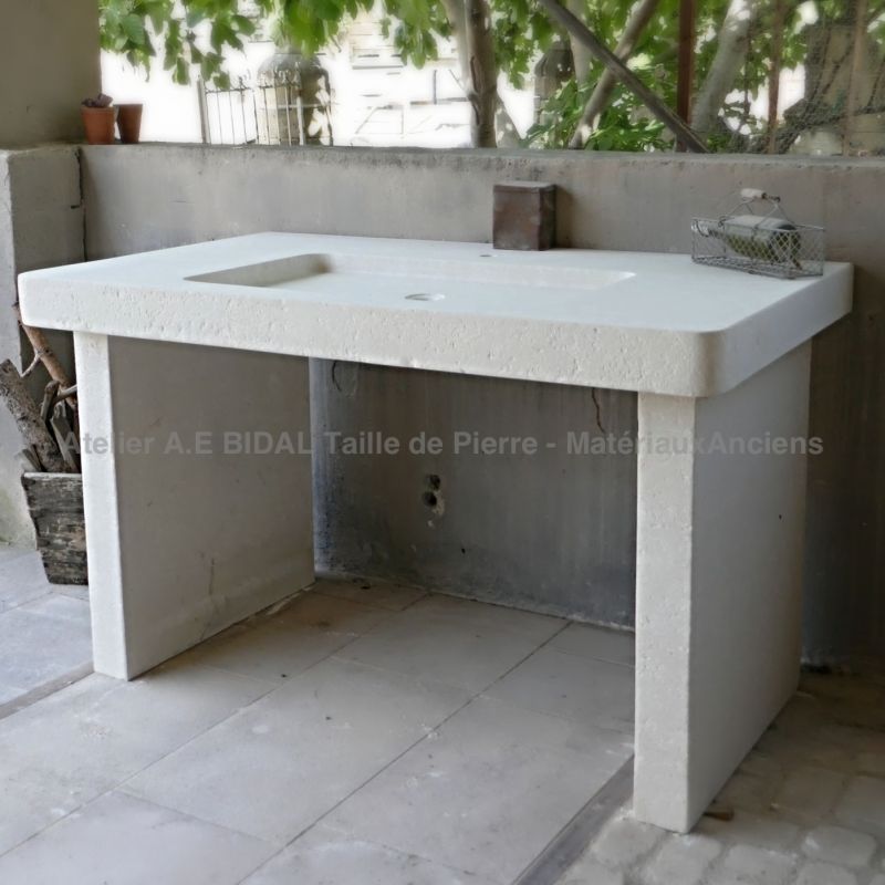 Provence sink carved in French limestone for a modern kitchen | Alain Bidal stone cutting workshop