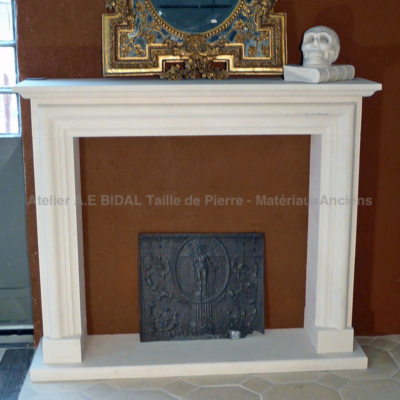 Cheminée provençale en pierre pour les amateurs de cheminées traditionnelles - Atelier Alain BIDAL (Provence)