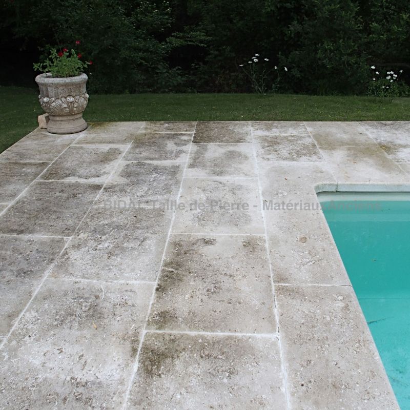 Fabrication sur mesure de margelles pour piscine en pierre naturelle : Atelier Alain BIDAL