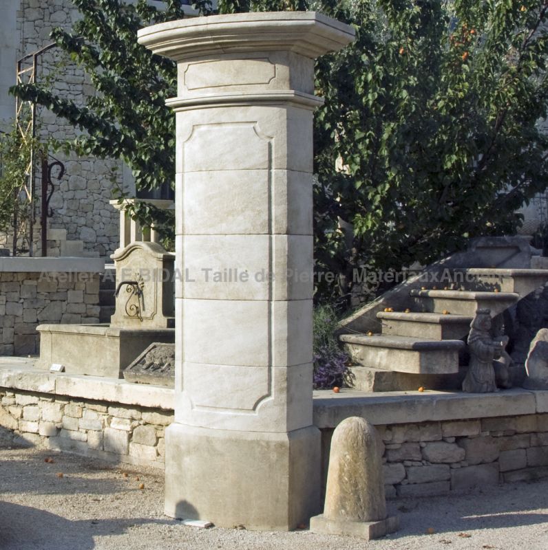 Pillars in stone carving : pillars in Estaillades stone by the Bidal workshop.