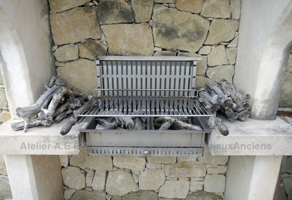 Atelier Alain BIDAL : the unique character of natural stone to enhance your kitchen.