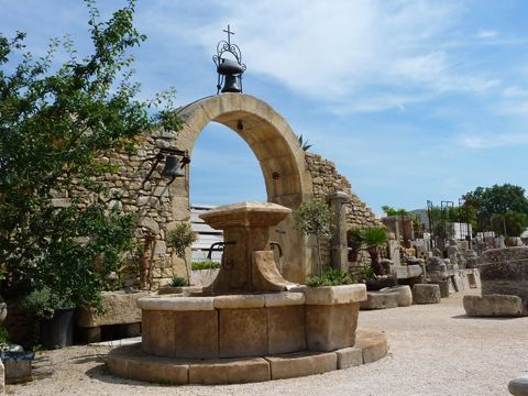 Alain Bidal a reçu, en son Atelier de taille de pierre situé à l'Isle sur la Sorgue, en plein coeur de la Provence, "La météo à la carte" de France 3. Emission consacrée à la Provence, et plus précisément à la taille de pierre en Provence