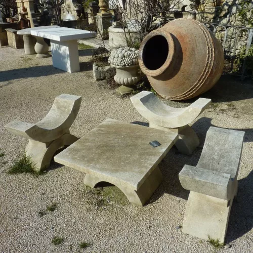 Mobilier de jardin de style rustique - Mobilier extérieur Alain Bidal, taille de pierre en Provence
