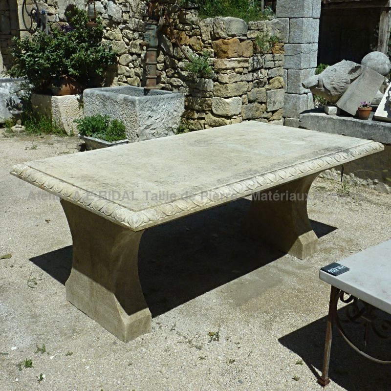 Quality stone garden furniture  - Atelier Alain BIDAL (Provence)
