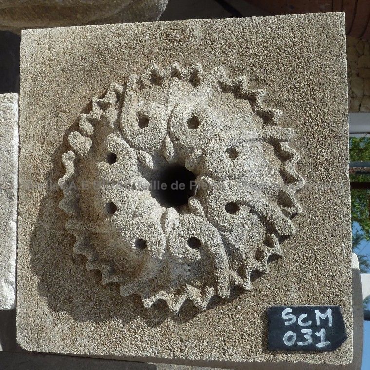 Sculpture in natural stone : rosette  - Atelier Alain BIDAL (Provence)