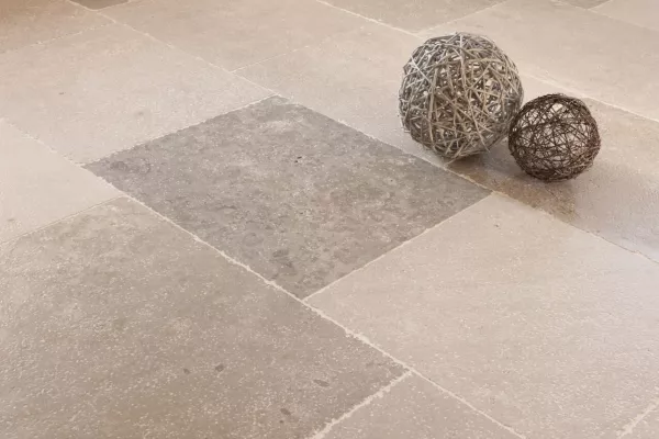 Très beau dallage rustique - dallage en pierre de taille de Dordogne Limeyrat