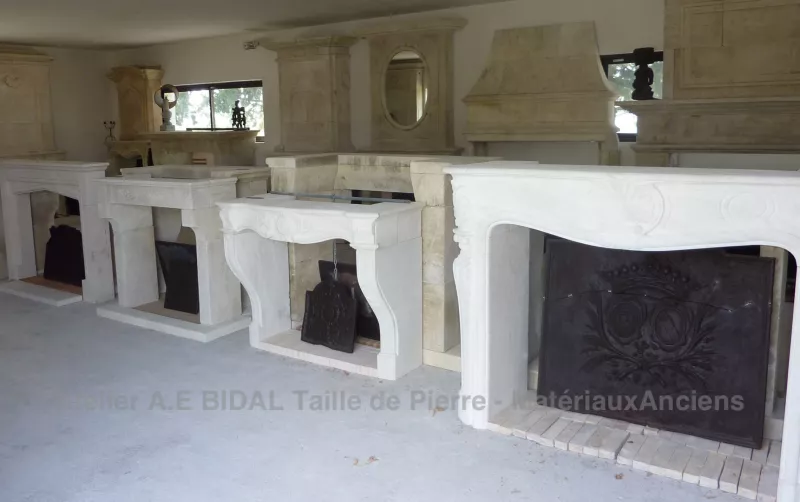Accessoire de cheminée proposé à la vente par l'atelier du tailleur de pierre Bidal et l'entreprise les mémoires d'Adrien.