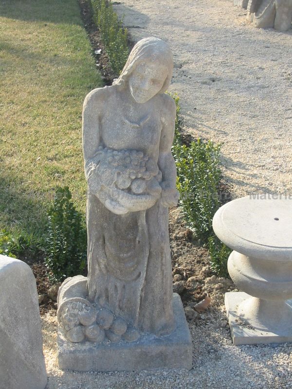 Petit angelot - Statue décorative en sculpture de pierre par AE Bidal.