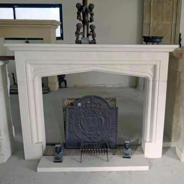 19th century style stone fireplace - a decorative and stylish mantelpiece in stone - Atelier Alain BIDAL (Provence)