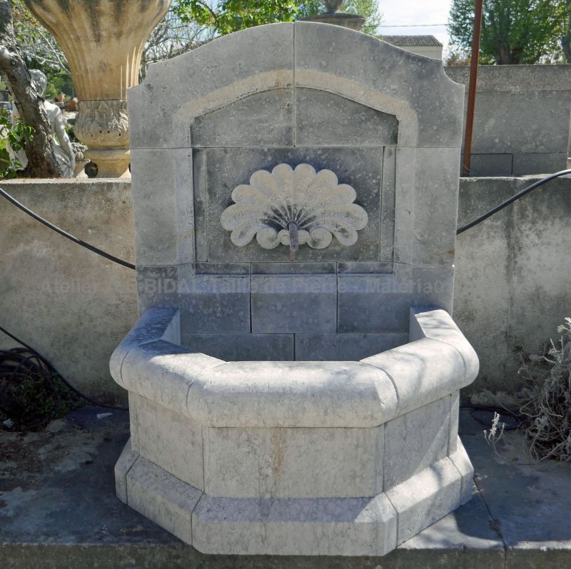 Small outdoor fountain for a terrace, a balcony or a garden - Atelier Alain BIDAL (Provence)