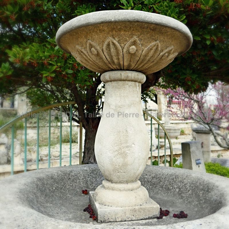 Bowl carved by hand in natural limestone on our central village fountain - Atelier Alain BIDAL (Provence)
