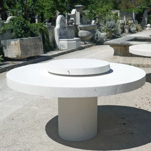 Table de jardin - Table en pierre pour extérieur ou intérieur par le tailleur de pierre Alain Bidal.
