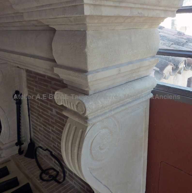 Cheminée en pierre d'Estaillades  - Atelier Alain Bidal, tailleur de pierre en Provence.