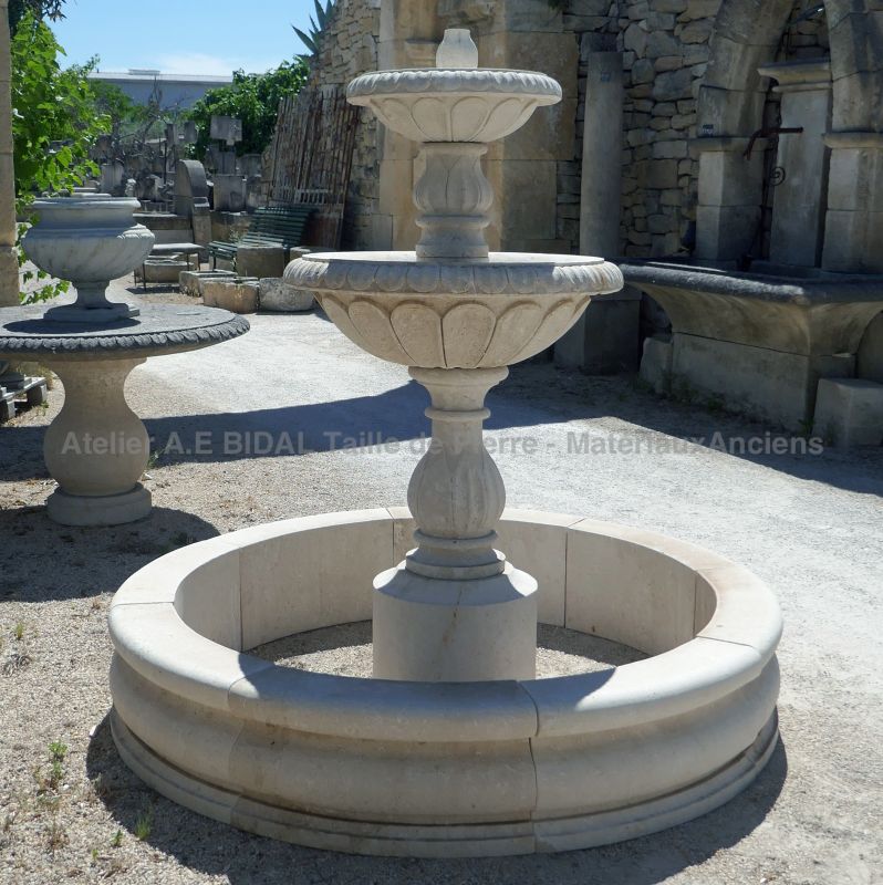 2-tier round fountain in stone by Atelier Alain Bidal, artisan stone-cutter in Provence