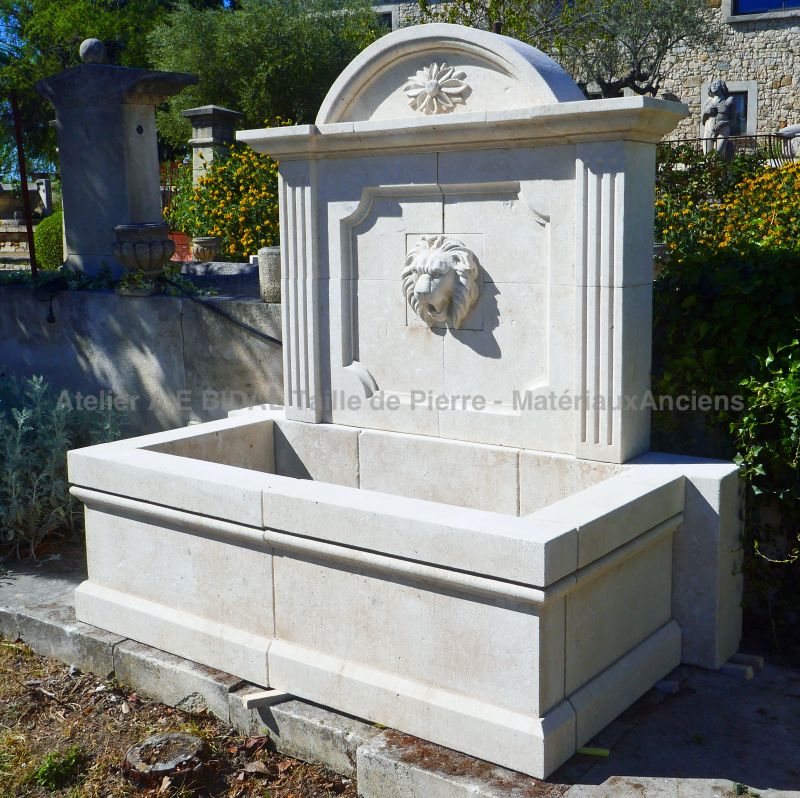 This garden fountain is a beautiful achievement crafted in natural stone from our French quarries.