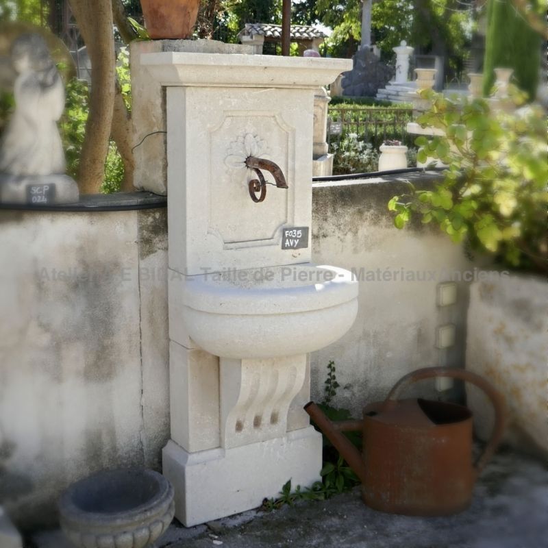 Fountain with bowl on foot hand-carved in limestone | Cheap fountain ideal for small spaces.